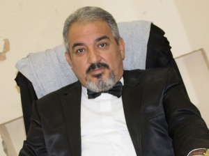 Əsl intelegent və canlara dəyən oğlanın qoşa beşinə