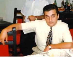 Narkotiklərə qurşandı, səsini və ailəsini itirdi, mənzilində ölü tapıldı - Elçin Cəlilovun faciəvi həyatı