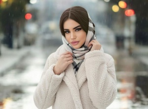 Şimdi duygular sahte, sadakat unutulmuş bir efsane gibi