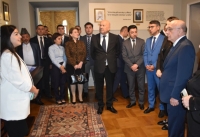 Mübariz Qurbanlı Tbilisidəki Azərbaycan Mədəniyyəti Muzeyinə qiymətli kitablar hədiyyə edib