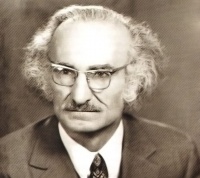 Xalq rəssamı Lətif Kərimovun doğum günüdür