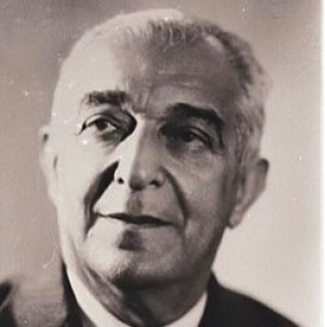 Rejissor qardaşına iki rol verdi
