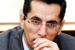 &ldquo;Biri ikisində&rdquo; &ndash; Qulu Ağsəsin essesi