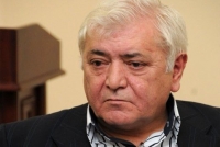 Aqil Abbas çay qırağında bitib susuz qalan ağaclar haqqında sağlıq deyir