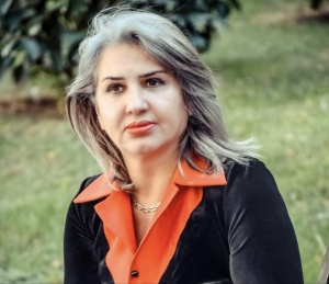 Sovet Azərbaycanında yasaqla &uuml;zləşmiş şairə