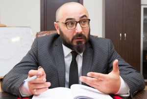Bu gün dünyadakı parasal güc demək olar ki, 62 böyük şirkətin qurucularının əlində toplanıb