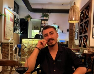 Biz insanlar niyə bu qədər qəribə və ziddiyyətliyik? -ESSE