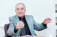 “Xalq öz dilini unudub televiziya dilində danışmağa başladısa, bu, sondur” – Seyran Səxavət