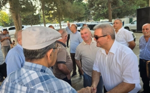 Fazil Mustafadan növbəti - səkkizinci izdihamlı görüş