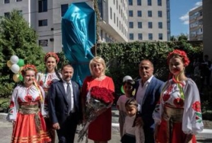 Xarkovda azərbaycanlı heykəltəraşın monumental kompozisiyasının açılışı olub