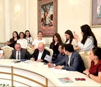 &quot;Ulduz&quot;lu görüşlər&quot;in növbəti qonağı yazıçı Varis oldu