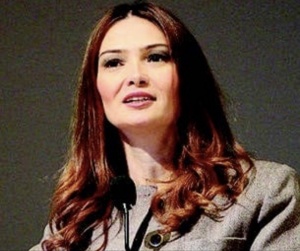 Qənirə Paşayeva və ədəbiyyat, mədəniyyət, siyasət və birlik ideallı beynəlxalq konqress