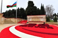 Prezident İlham Əliyev və birinci xanım Mehriban Əliyeva 20 Yanvar faciəsinin 32-ci ildönümü ilə əlaqədar Şəhidlər xiyabanını ziyarət ediblər