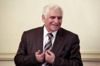 Unudulmaz sevgi şeirləri: Nəriman Həsənzadə, “Mən səni sevdim ki…”