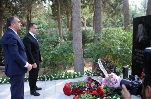 Mədəniyyət Nazirliyi Xalq artisti Şövkət Ələkbərovanın doğum günündə anım mərasimi keçirib