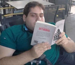 “YAZMAQDAN QORXMAYIN!” - Türkiyənin gənc yazarı Umut Meriç Berberoğlu ilə müsahibə