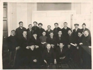 T&uuml;rkologiyanın &ouml;nc&uuml;l yığıncağı: əsrdən də uzun səda &ndash; DƏYİRMİ MASA