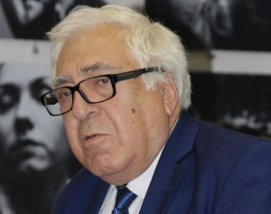 Azərbaycan nəsrinin Anar m&ouml;h&uuml;r&uuml;