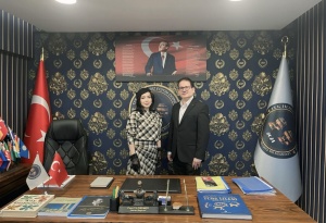 T&uuml;rk D&uuml;nyası ədəbiyyatla birləşir: K&ouml;n&uuml;l El&ccedil;iləri və Təhsil K&ouml;n&uuml;ll&uuml;ləri bir arada