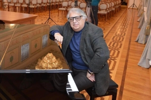 BƏY OĞLU- Bu gün Fərhad Bədəlbəylinin doğum günüdür