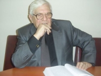 Bu gün görkəmli dilçi alim Ağamusa Axundovun 90 illiyidir