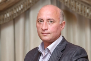 Fazil Mustafa Elxan İsmayılovu təbrik edib