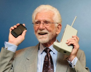 &ldquo;Maraqlı s&ouml;hbətlər&rdquo;də mobil telefonların atası Kuper