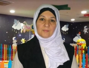 “Hər gün saçlarımdan asılıram” - Mina Rəşidin şeirləri