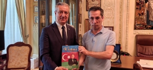 Özbəkistanın ölkəmizdəki səfirinə  &quot;Ulduz&quot; jurnalı hədiyyə olunub