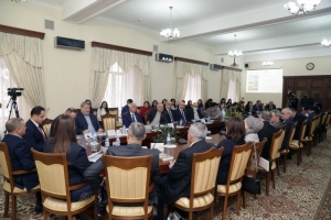 Qəzənfər Paşayevin “İraq – Türkman poeziya antologiyası” kitabının təqdimatı keçirilib