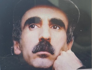 Güney Azərbaycan Poeziyası Antologiyasında  Əli  Rəştbərin  “Vətən” şeiri