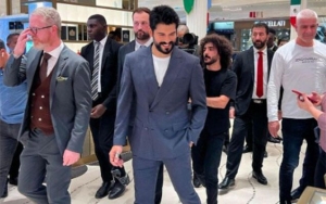 Burak Özçivit Qətərdə izdihamla qarşılanıb