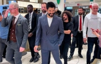 Burak Özçivit Qətərdə izdihamla qarşılanıb