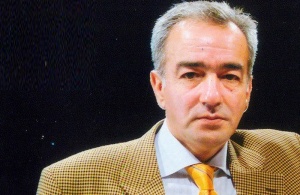 &ldquo;Evləri k&ouml;ndələn yar&rdquo; və &ldquo;Yaşıl eynəkli adam&rdquo; onu tamaşa&ccedil;ıya sevdirdi