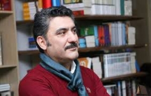 Xalq sənət adamlarına borcludurmu?