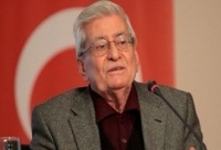 Rasim Özdənörən vəfat edib