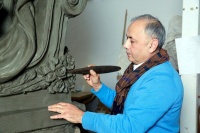 Dünyanın dörd tərəfində onun izləri vardır