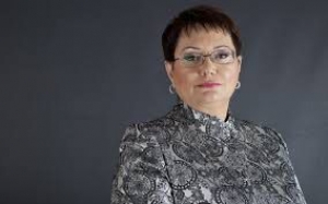 MÜTALİƏ MƏDƏNİYYƏTİ ÜÇÜN SEÇMƏLƏR – Elmira Axundova, “Sevmək haqqı”
