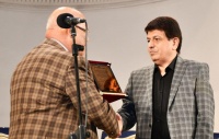 Fitri istedad, növbədənkanar üzvlük, açıq qapılar