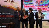 Oljas S&uuml;leymenovun yubileyinə T&uuml;rk Mədəniyyəti və İrsi Fondu tərəfindən t&ouml;hfə