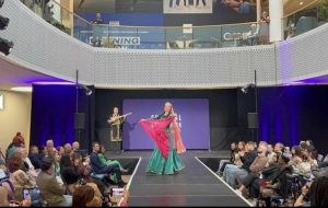 İngiltərədə keçirilən beynəlxalq moda həftəsində Azərbaycanın milli geyimləri nümayiş etdirilib