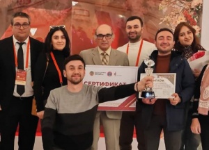 Teatral  yazılar silsisləsindən  -  “BİR ÇƏTİR ALTINDA – MƏN”