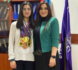 Bir direktor və bir şagird layihəsində Kamalə Mirzoyeva və Nəzrin İbişova