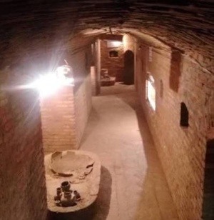 Şəkinin Fazıl kəndində yerləşən Azərbaycanın yeganə yeraltı muzeyindən reportaj