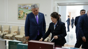 Qazaxıstan Respublikasının Xarici İşlər naziri T&uuml;rk Mədəniyyəti və İrsi Fondunu ziyarət edib