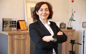 Soruşun, cavab verək - Aynur Kərimova kimdir?