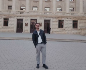 Bu dünya səni anlamır, sən də onu. Bərabərsiz bir müharibədəsiniz