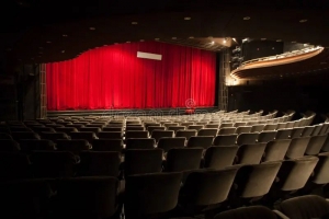 Vidadi Hüseynov: “Nə qədər ki həyat var, canlı sənət növü olan teatr da yaşayacaq”