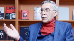 Tanınmış yazı&ccedil;ı-dramaturq Aqşin Babayevin anım g&uuml;n&uuml;d&uuml;r