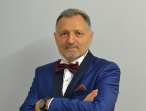 Hamını xoşbəxt eləməyə çalışan adam